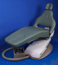 Load image into Gallery viewer, Midmark Ultracomfort Dental Operatory Exam Chair Cantilever Hydraulic Model