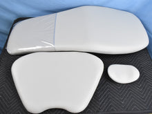 Load image into Gallery viewer, NEW UNUSED Belmont Evogue Q3300 Dental Ergonomic Exam Chair
